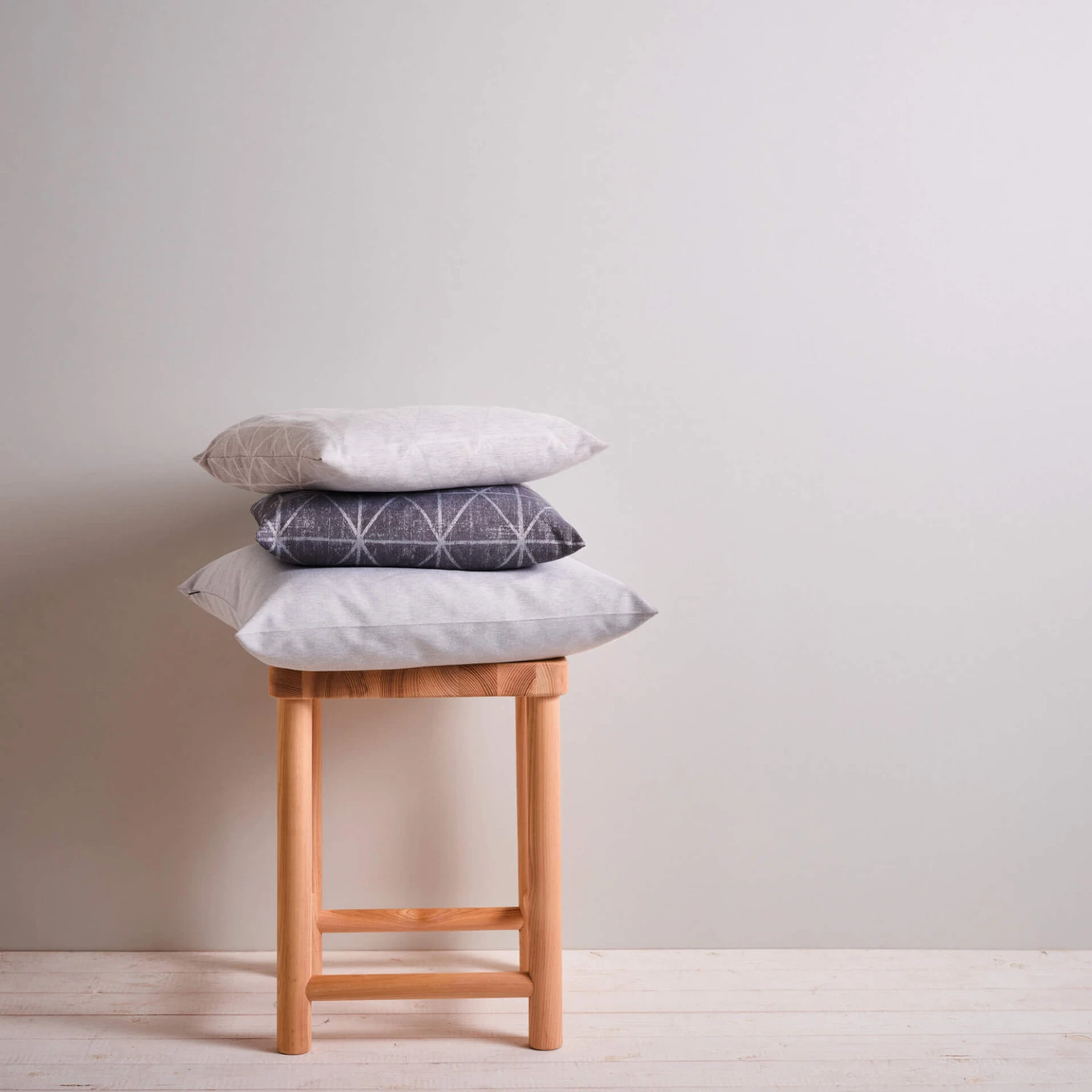 Living Walls Border LovelyFriends White - Image 2